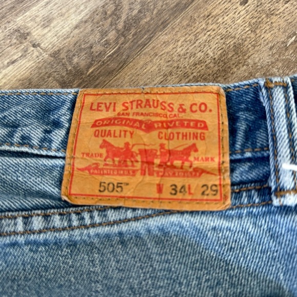 Levi's “Worn In” 505 Regular Fit Straight-Leg Jeans - Light Wash - 34x29 - Picture 4 of 13